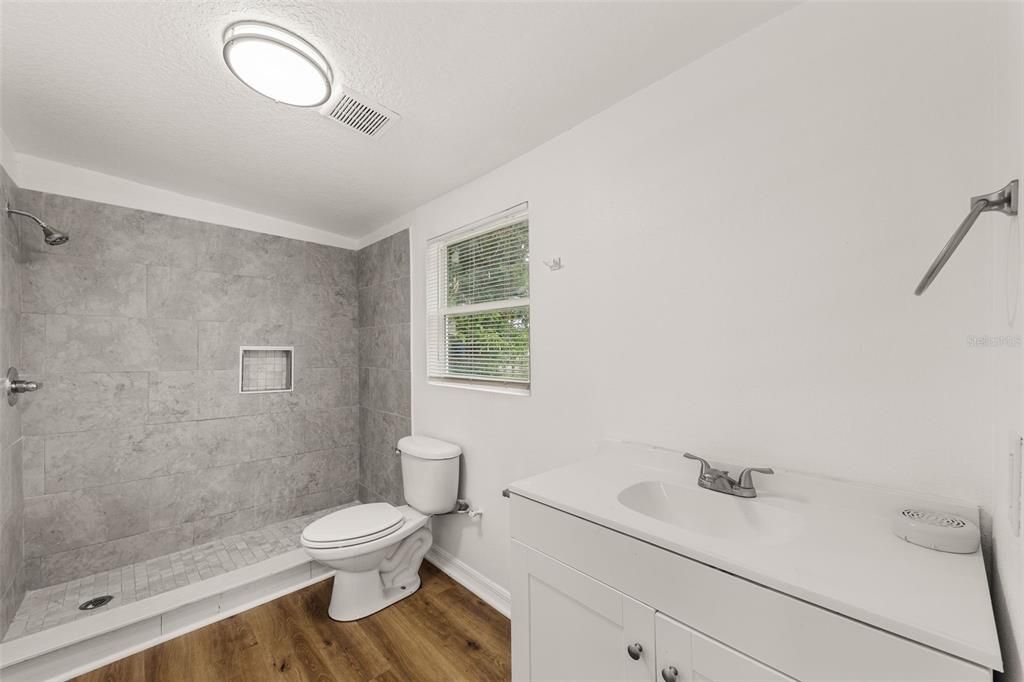 На продажу: $149,000 (3 спален, 2 ванн, 918 Квадратных фут)