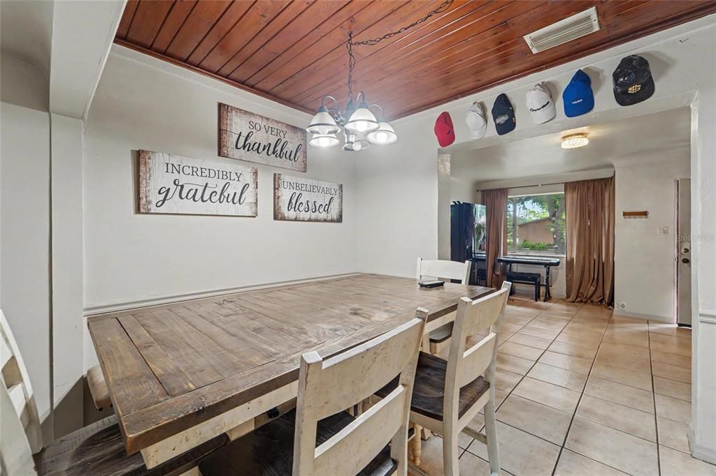 En Venta: $449,000 (4 camas, 1 baños, 1546 Pies cuadrados)