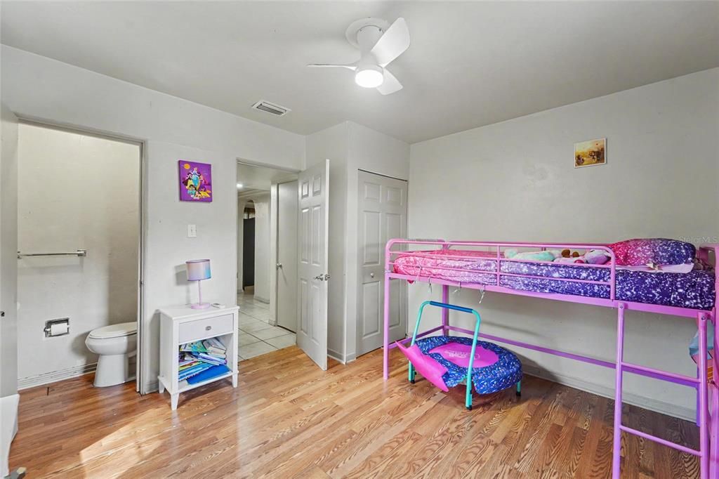 En Venta: $449,000 (4 camas, 1 baños, 1546 Pies cuadrados)