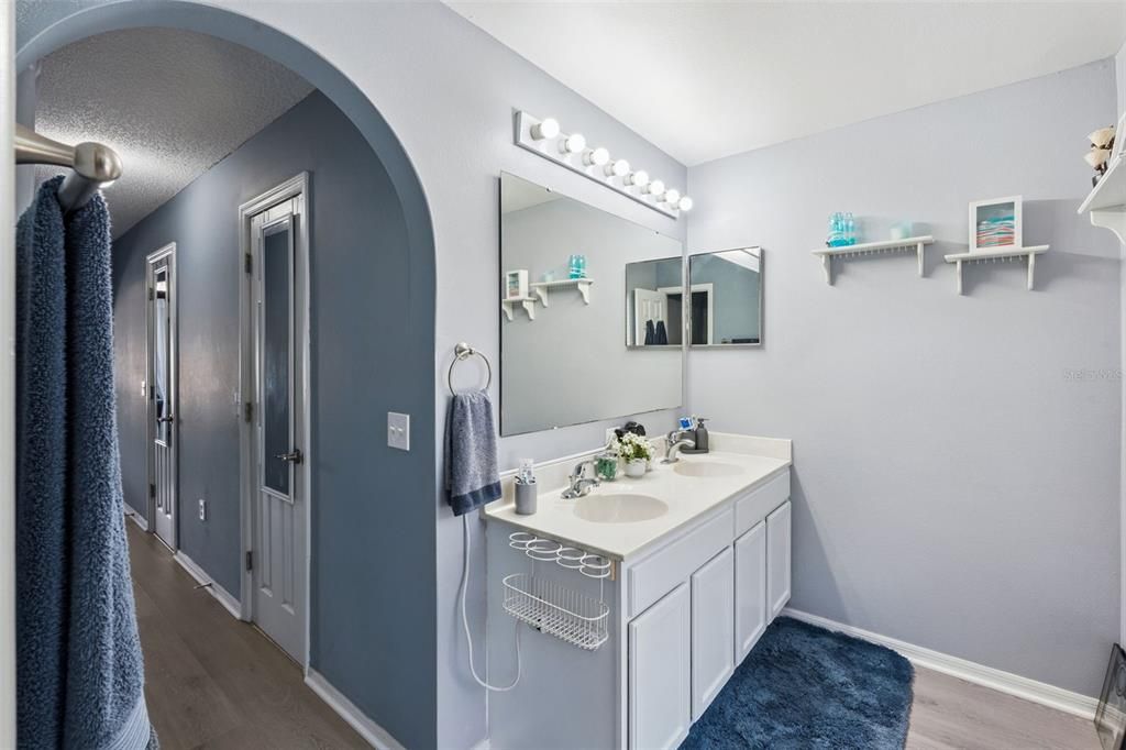 For Sale: $590,000 (4 beds, 3 baths, 2998 Square Feet)