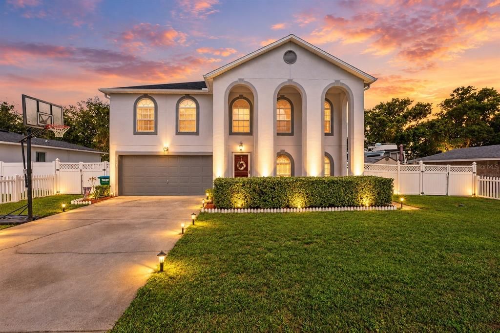 For Sale: $590,000 (4 beds, 3 baths, 2998 Square Feet)