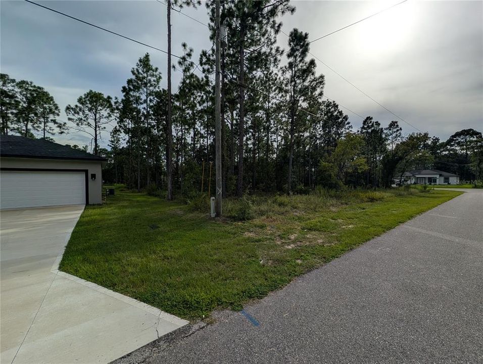 На продажу: $25,990 (0.23 acres)