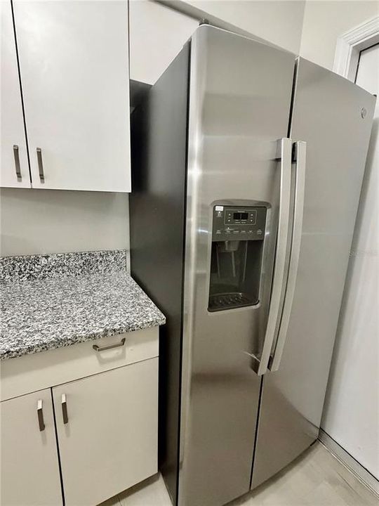 For Sale: $335,000 (3 beds, 2 baths, 1053 Square Feet)