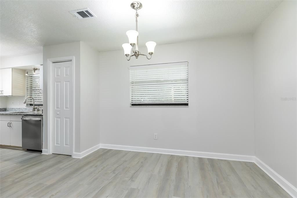 For Sale: $335,000 (3 beds, 2 baths, 1053 Square Feet)