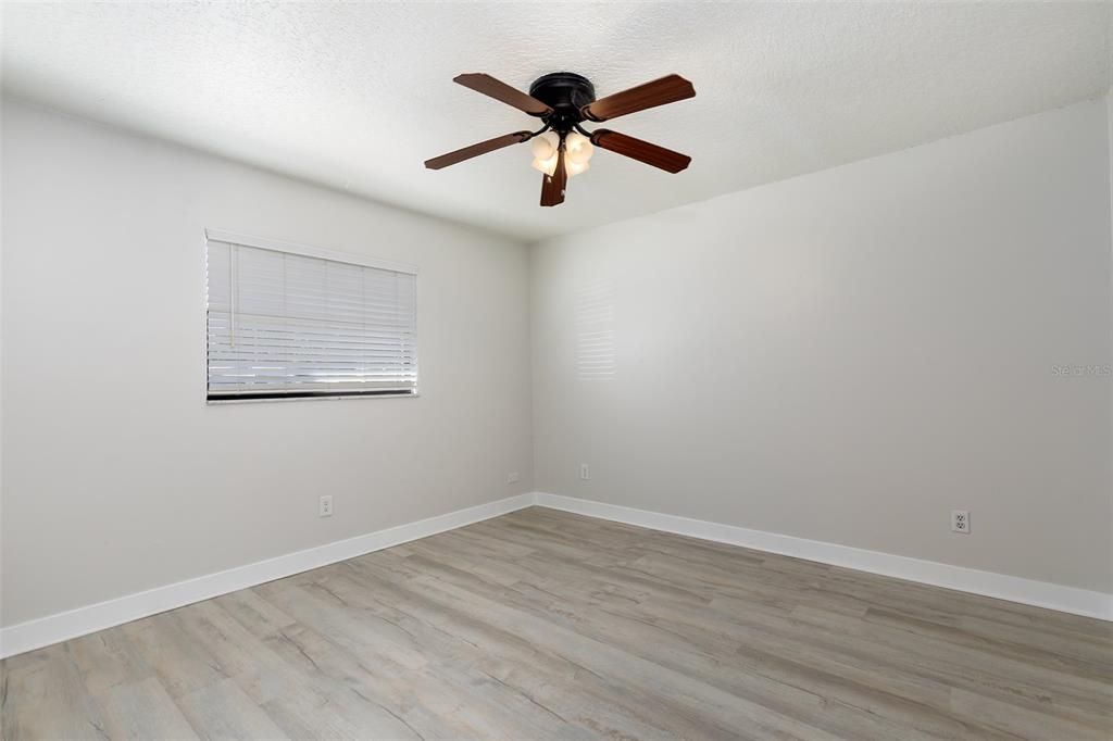 For Sale: $335,000 (3 beds, 2 baths, 1053 Square Feet)