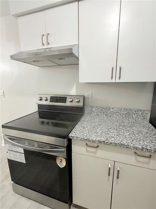 For Sale: $335,000 (3 beds, 2 baths, 1053 Square Feet)