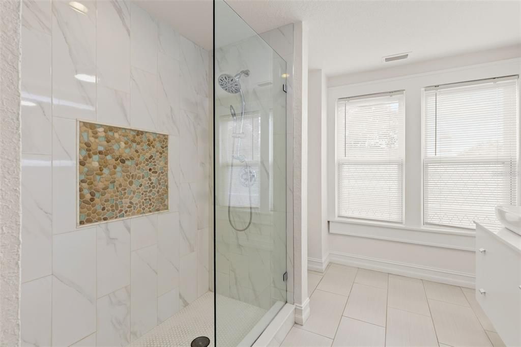 На продажу: $689,900 (3 спален, 2 ванн, 1592 Квадратных фут)