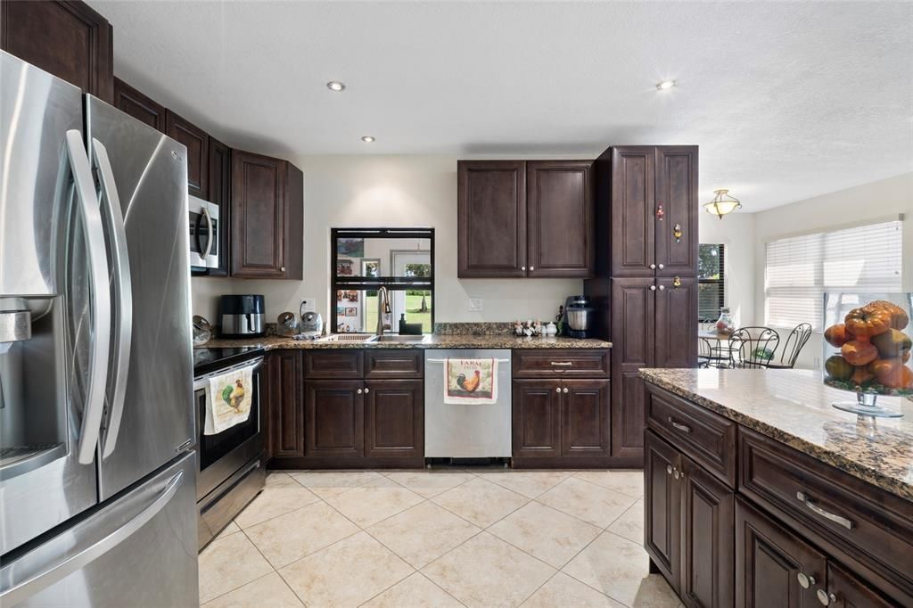 For Sale: $700,000 (4 beds, 2 baths, 2424 Square Feet)