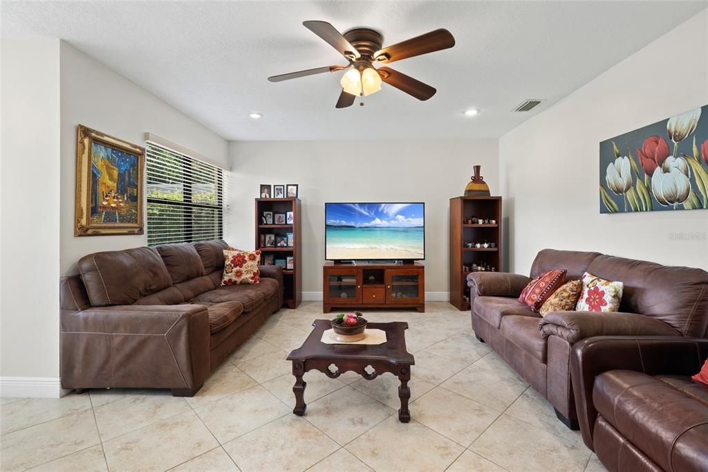 For Sale: $700,000 (4 beds, 2 baths, 2424 Square Feet)