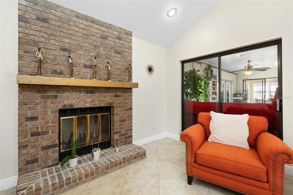 For Sale: $700,000 (4 beds, 2 baths, 2424 Square Feet)