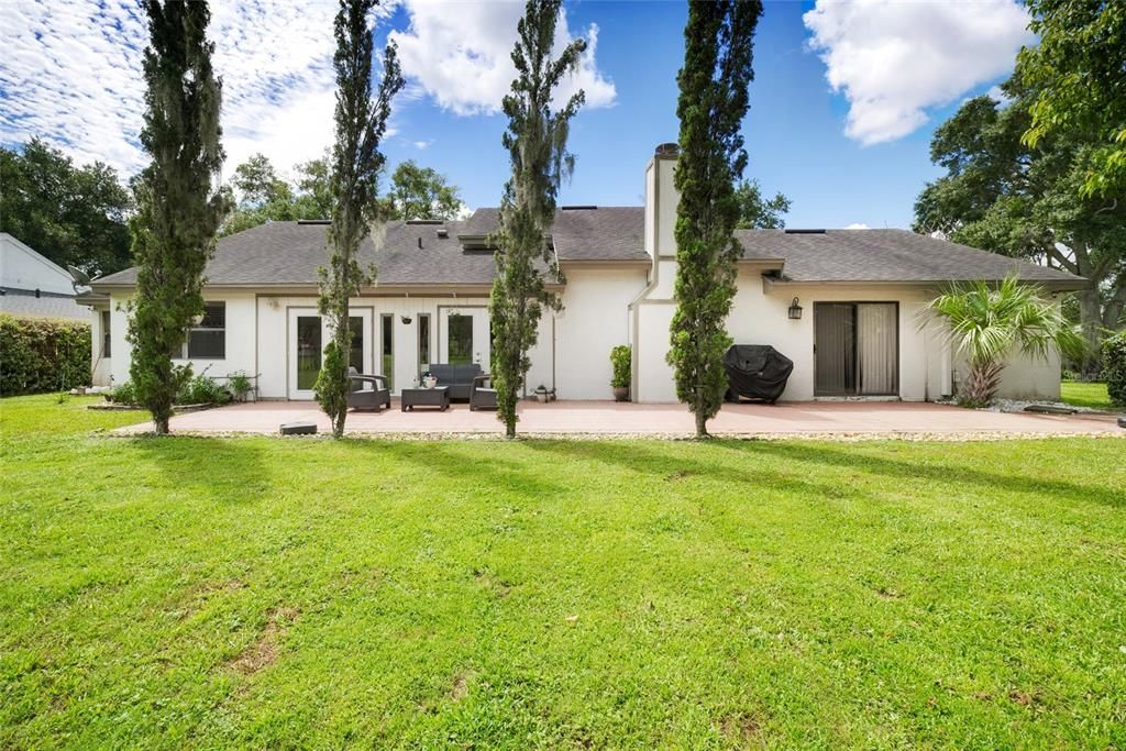 For Sale: $700,000 (4 beds, 2 baths, 2424 Square Feet)