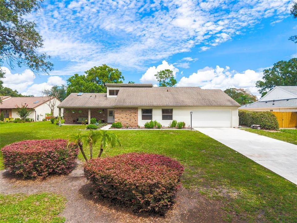 For Sale: $700,000 (4 beds, 2 baths, 2424 Square Feet)