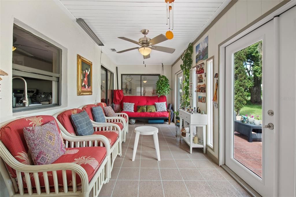 For Sale: $700,000 (4 beds, 2 baths, 2424 Square Feet)