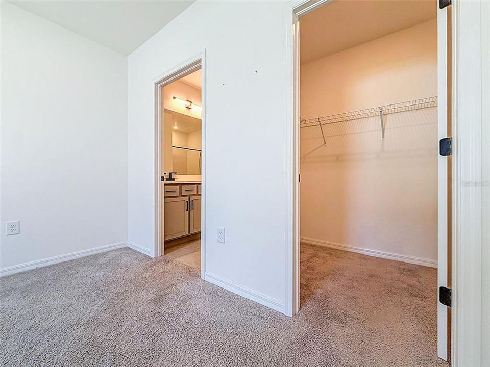 For Sale: $359,000 (4 beds, 2 baths, 1868 Square Feet)