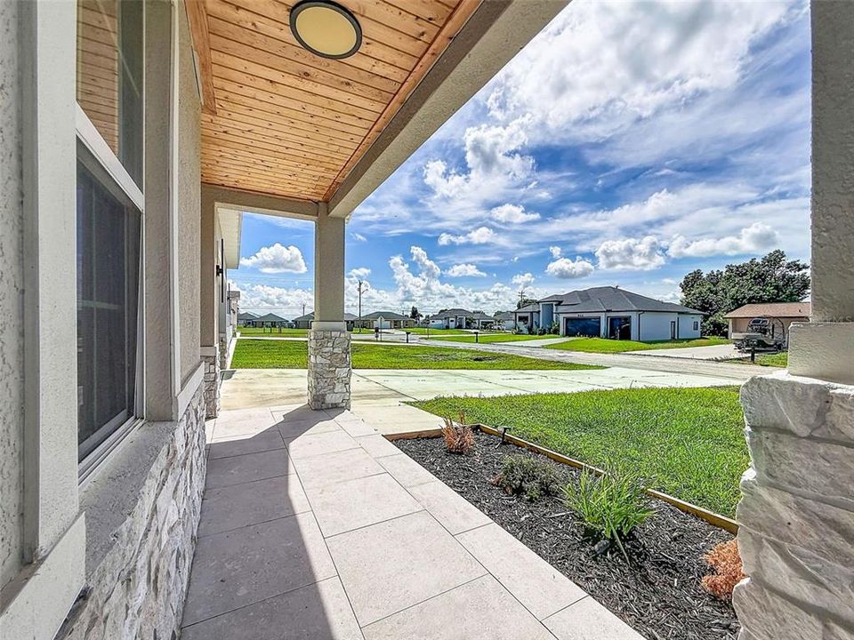 For Sale: $359,000 (4 beds, 2 baths, 1868 Square Feet)