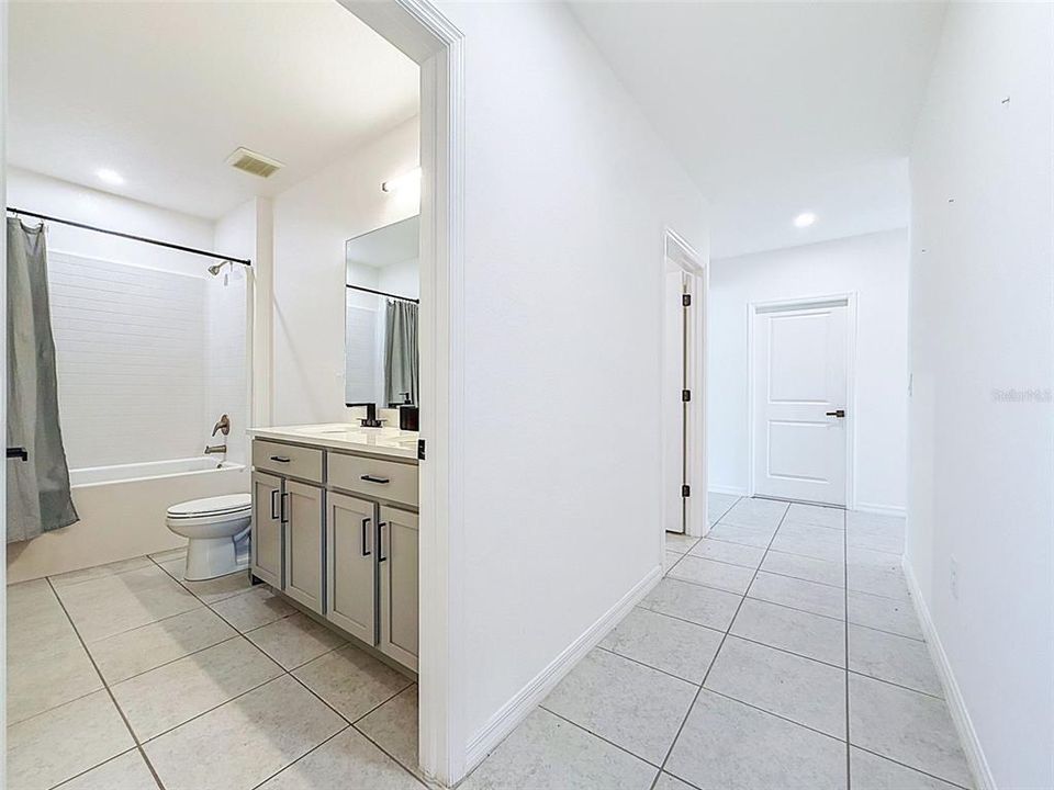 For Sale: $359,000 (4 beds, 2 baths, 1868 Square Feet)