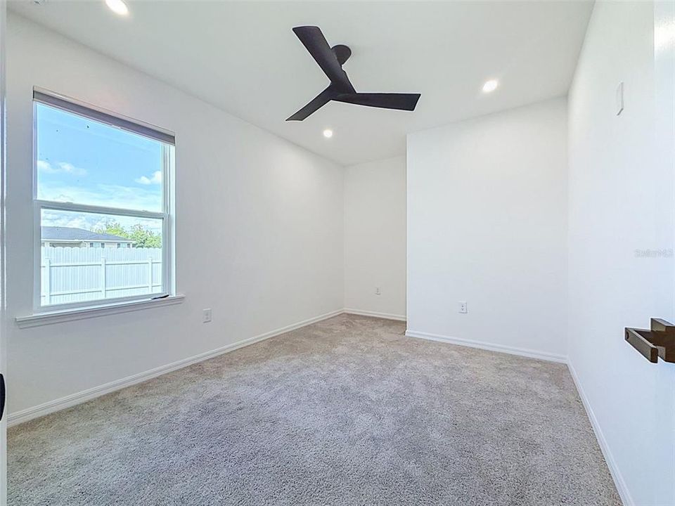 For Sale: $359,000 (4 beds, 2 baths, 1868 Square Feet)