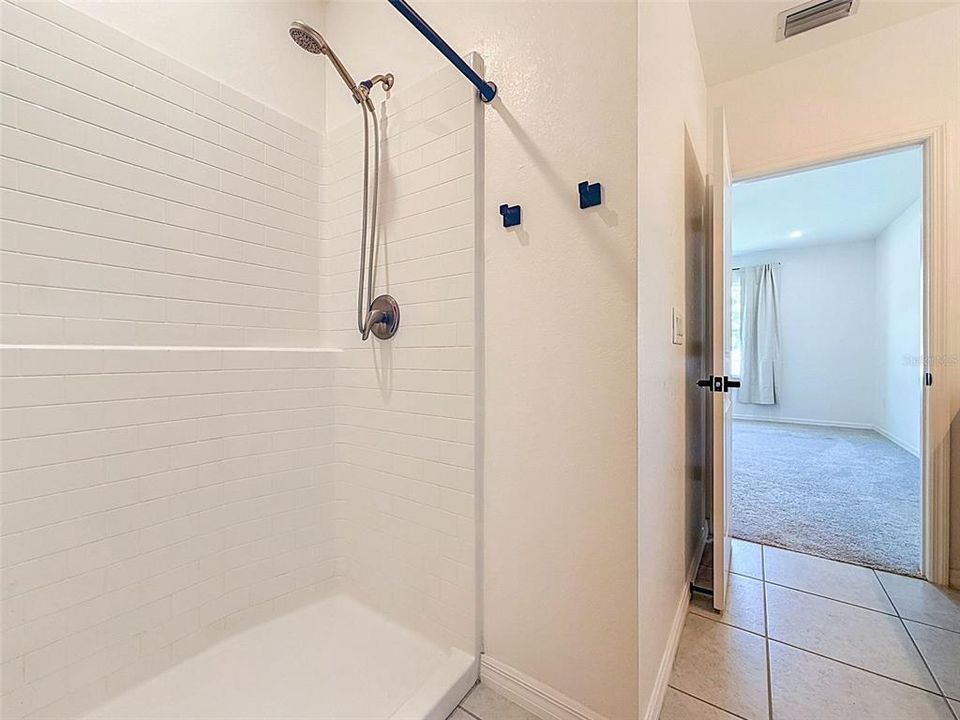 For Sale: $359,000 (4 beds, 2 baths, 1868 Square Feet)