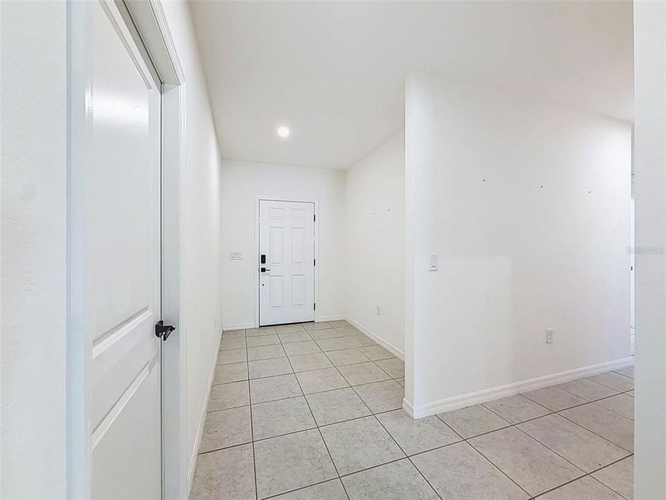 For Sale: $359,000 (4 beds, 2 baths, 1868 Square Feet)