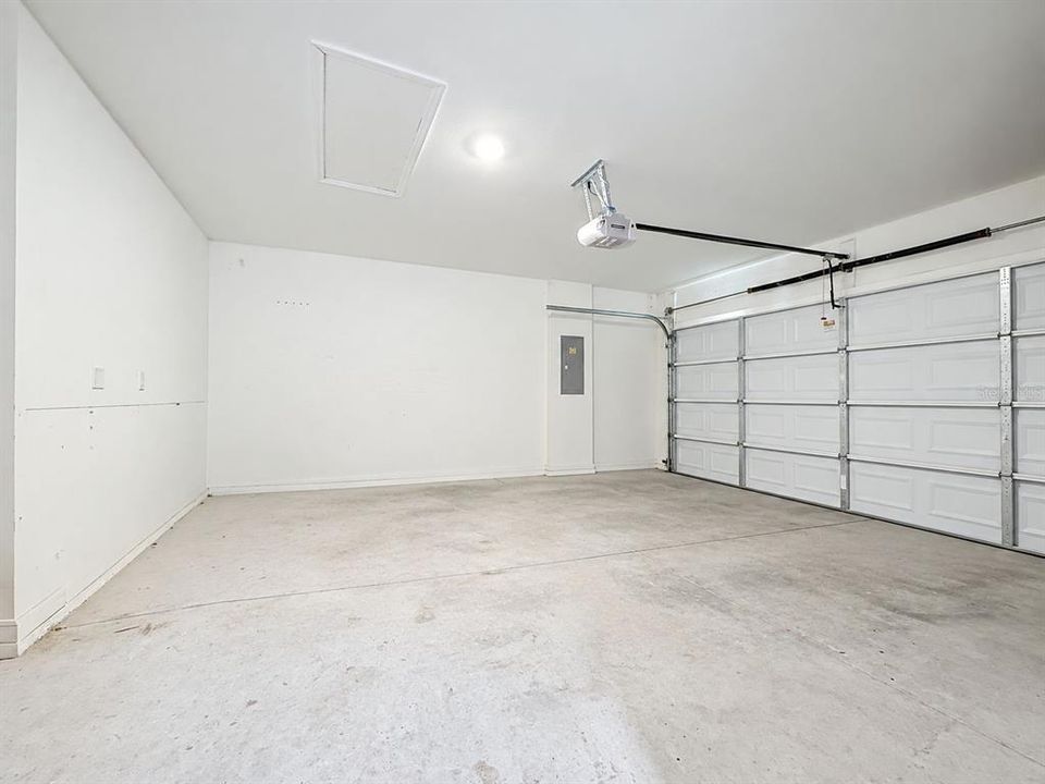For Sale: $359,000 (4 beds, 2 baths, 1868 Square Feet)