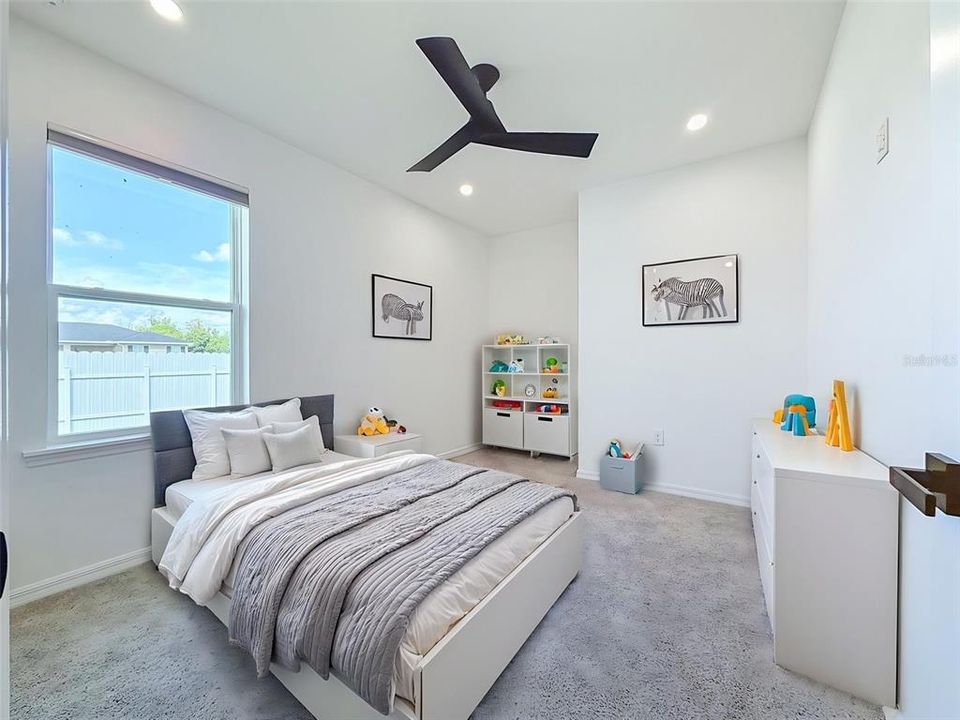 For Sale: $359,000 (4 beds, 2 baths, 1868 Square Feet)