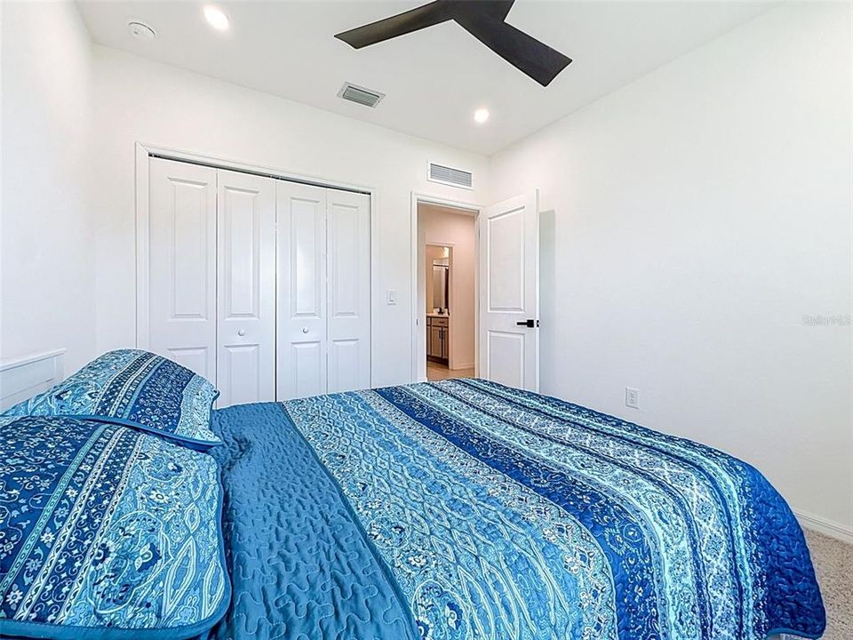 For Sale: $359,000 (4 beds, 2 baths, 1868 Square Feet)