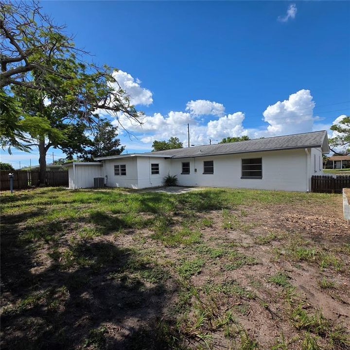 For Sale: $339,900 (3 beds, 2 baths, 1056 Square Feet)