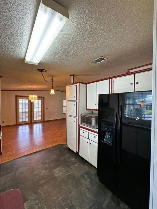 На продажу: $139,000 (2 спален, 2 ванн, 1196 Квадратных фут)