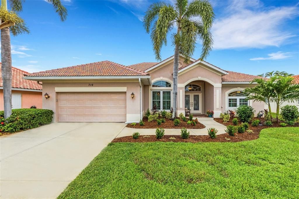 Active With Contract: $469,000 (3 beds, 2 baths, 2062 Square Feet)