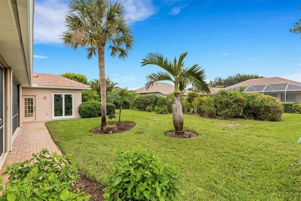 Active With Contract: $469,000 (3 beds, 2 baths, 2062 Square Feet)