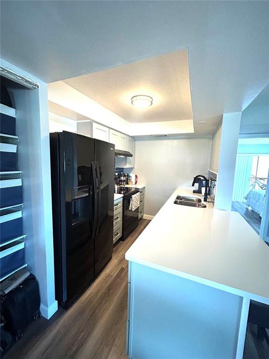 For Sale: $79,900 (1 beds, 1 baths, 760 Square Feet)