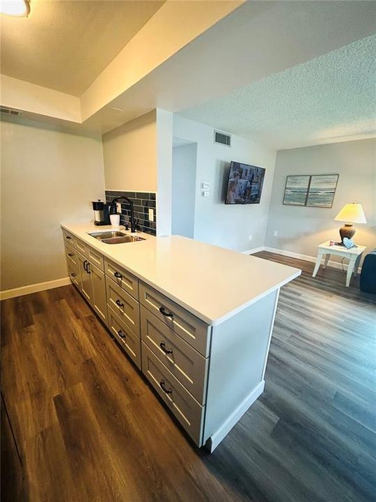 For Sale: $79,900 (1 beds, 1 baths, 760 Square Feet)