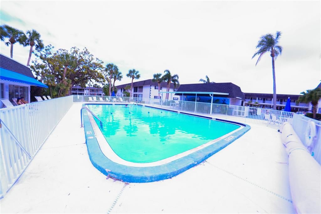 For Sale: $79,900 (1 beds, 1 baths, 760 Square Feet)