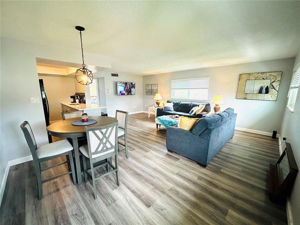 For Sale: $79,900 (1 beds, 1 baths, 760 Square Feet)