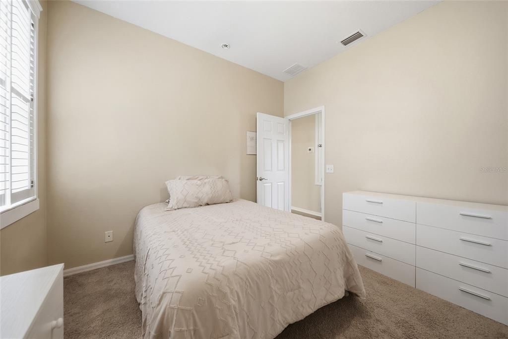 For Sale: $339,900 (3 beds, 2 baths, 1296 Square Feet)