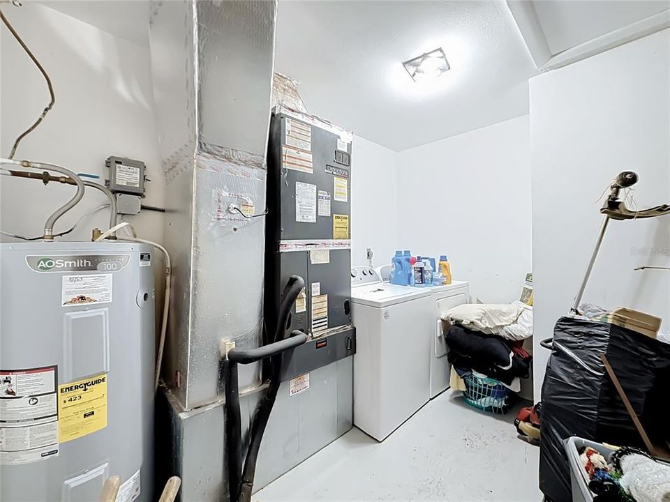 En Venta: $299,900 (3 camas, 2 baños, 1935 Pies cuadrados)