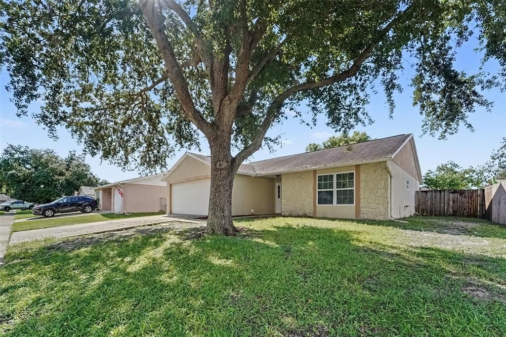 For Sale: $294,900 (4 beds, 2 baths, 1670 Square Feet)