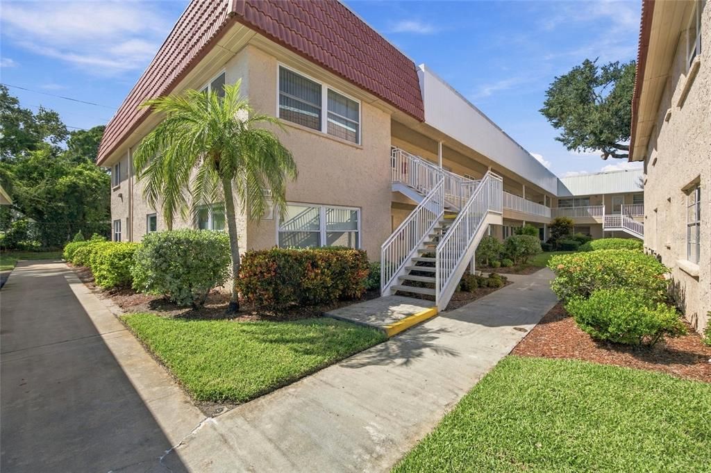 For Sale: $129,999 (2 beds, 2 baths, 1185 Square Feet)
