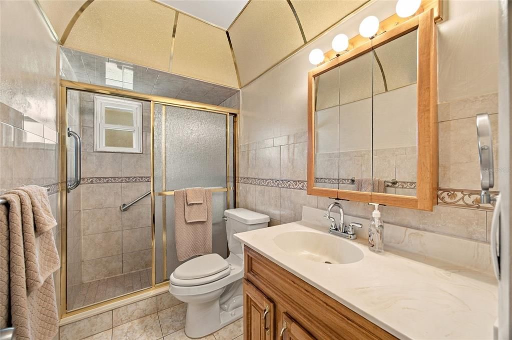 For Sale: $129,999 (2 beds, 2 baths, 1185 Square Feet)