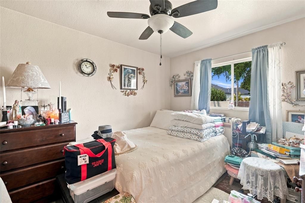For Sale: $260,000 (3 beds, 2 baths, 1363 Square Feet)