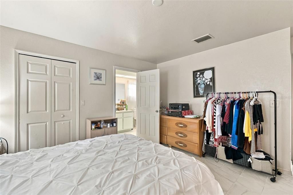 For Sale: $260,000 (3 beds, 2 baths, 1363 Square Feet)