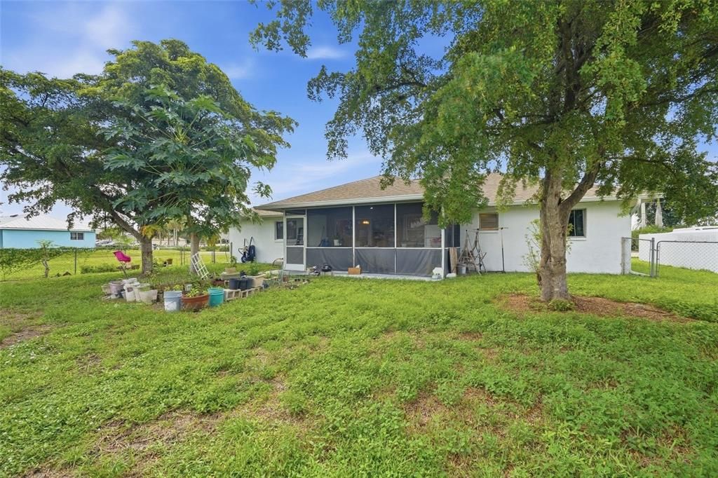 For Sale: $260,000 (3 beds, 2 baths, 1363 Square Feet)