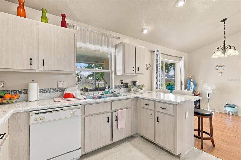 For Sale: $260,000 (3 beds, 2 baths, 1363 Square Feet)