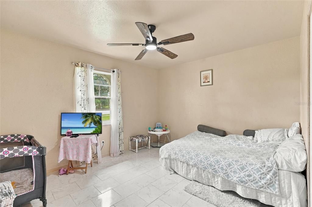 For Sale: $260,000 (3 beds, 2 baths, 1363 Square Feet)