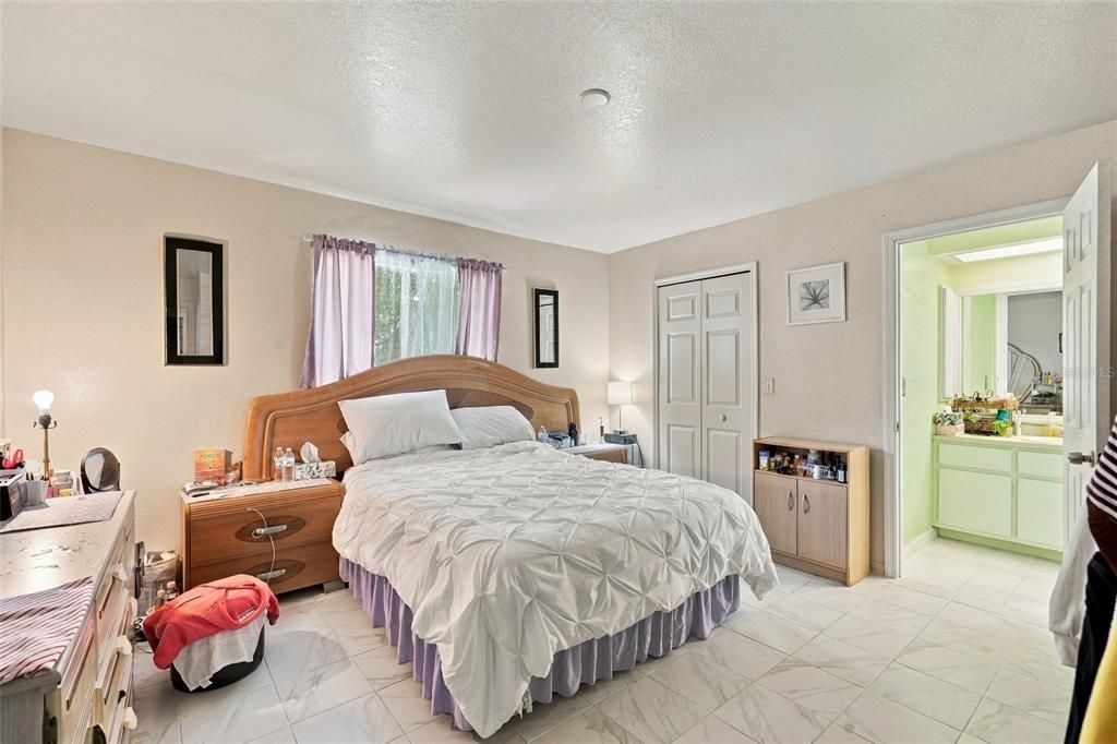 For Sale: $260,000 (3 beds, 2 baths, 1363 Square Feet)