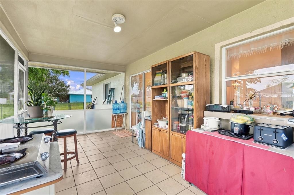 For Sale: $260,000 (3 beds, 2 baths, 1363 Square Feet)