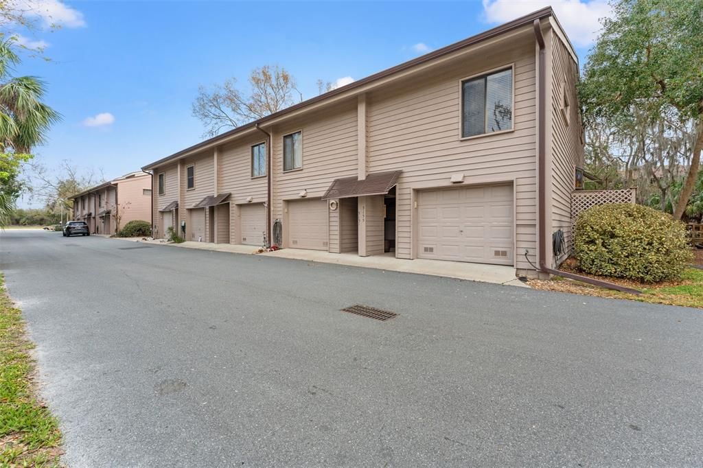 For Sale: $290,000 (2 beds, 2 baths, 1339 Square Feet)