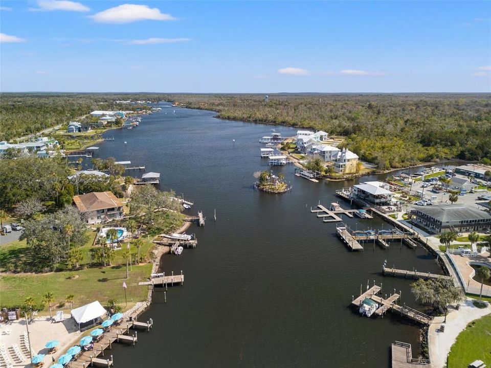 For Sale: $290,000 (2 beds, 2 baths, 1339 Square Feet)