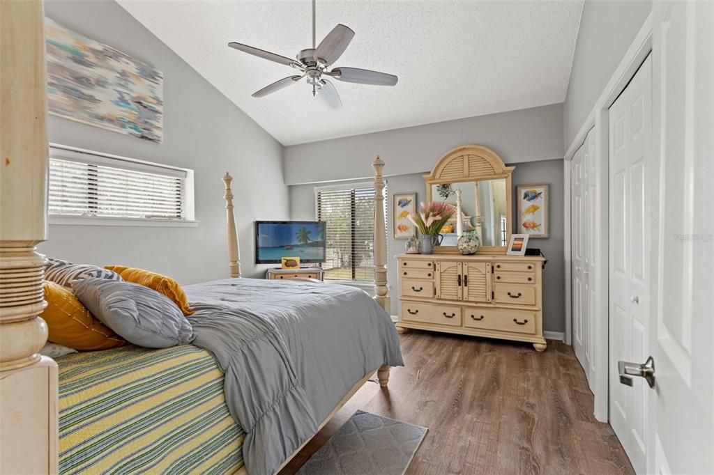 For Sale: $290,000 (2 beds, 2 baths, 1339 Square Feet)