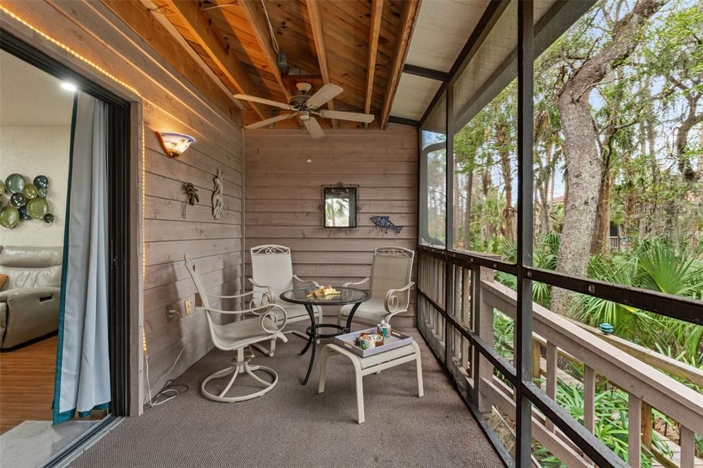 For Sale: $290,000 (2 beds, 2 baths, 1339 Square Feet)